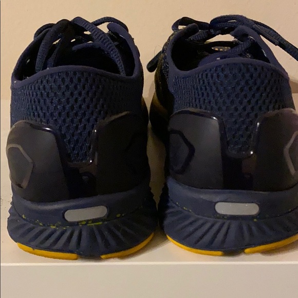 Under Armour shoes - Picture 2 of 4